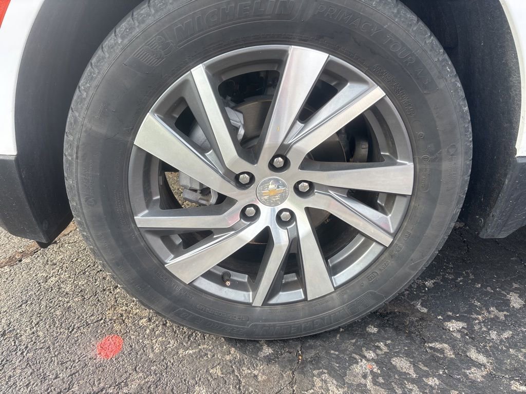 Used 2022 Chevrolet Equinox LT image 2