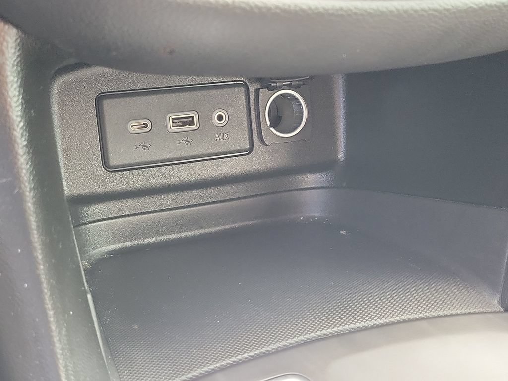 Used 2020 Chevrolet Equinox LT FWD image 17