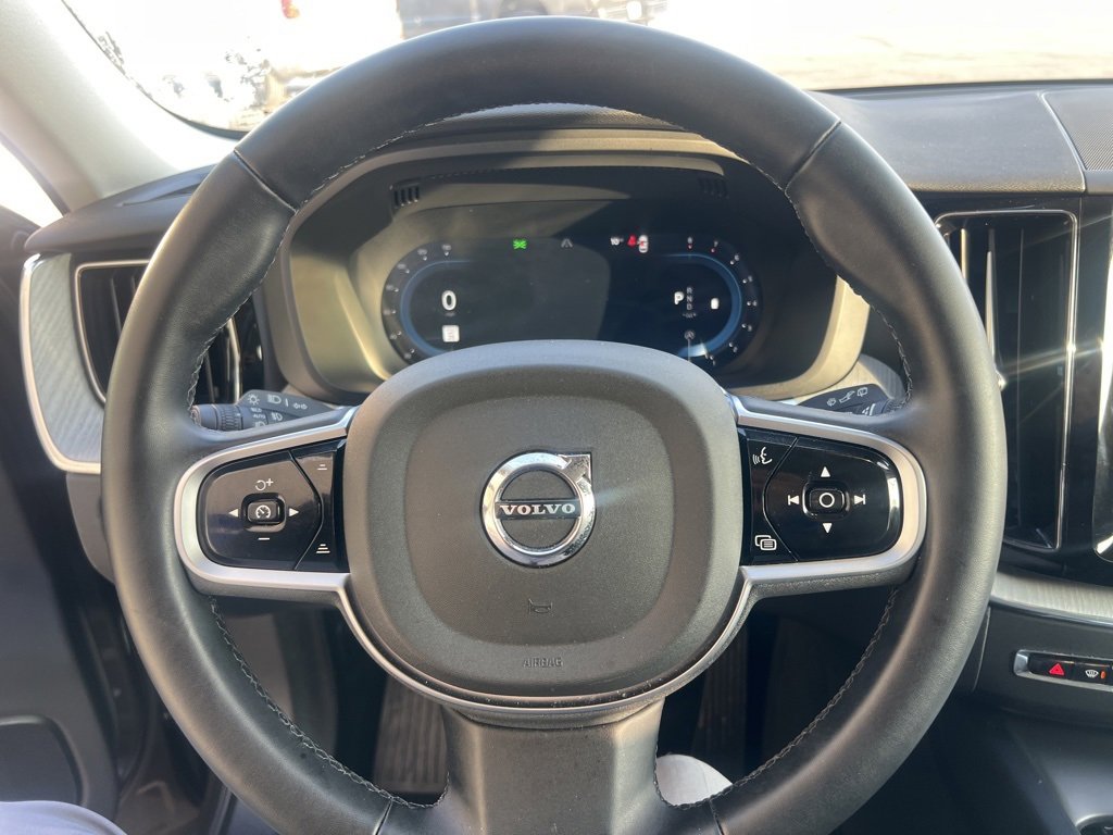 Certified 2025 Volvo XC60 B5 Plus image 8