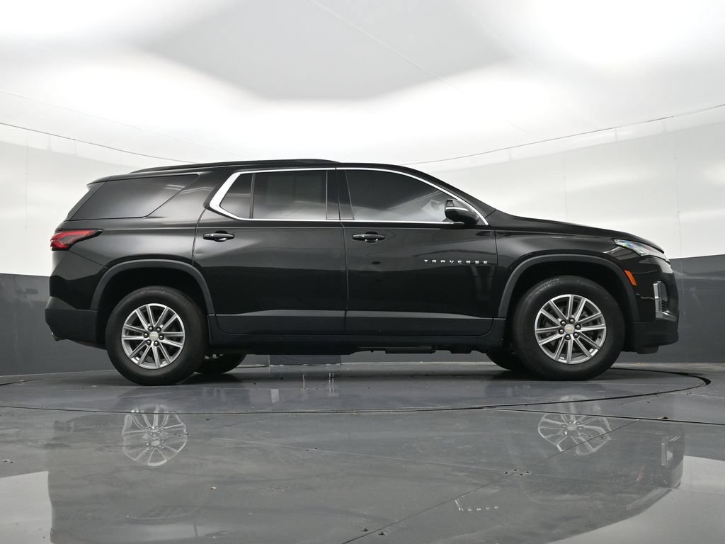 Used 2022 Chevrolet Traverse LT FWD image 29
