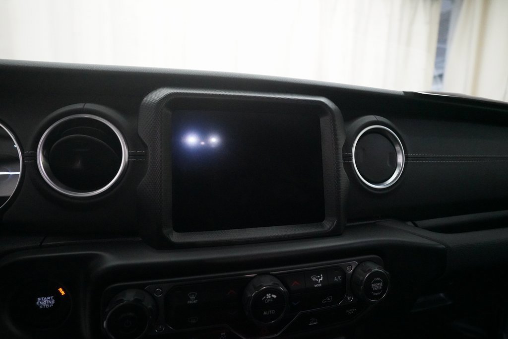 Used 2022 Jeep Wrangler Unlimited Sahara image 6