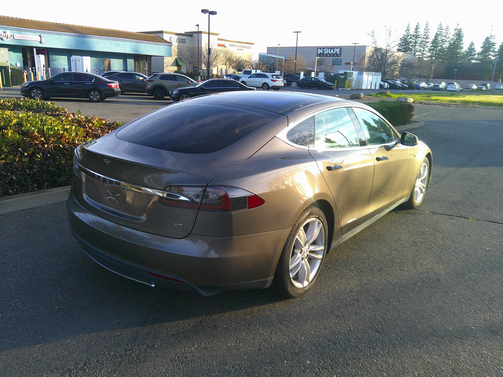 Used 2015 Tesla Model S 85 RWD image 3