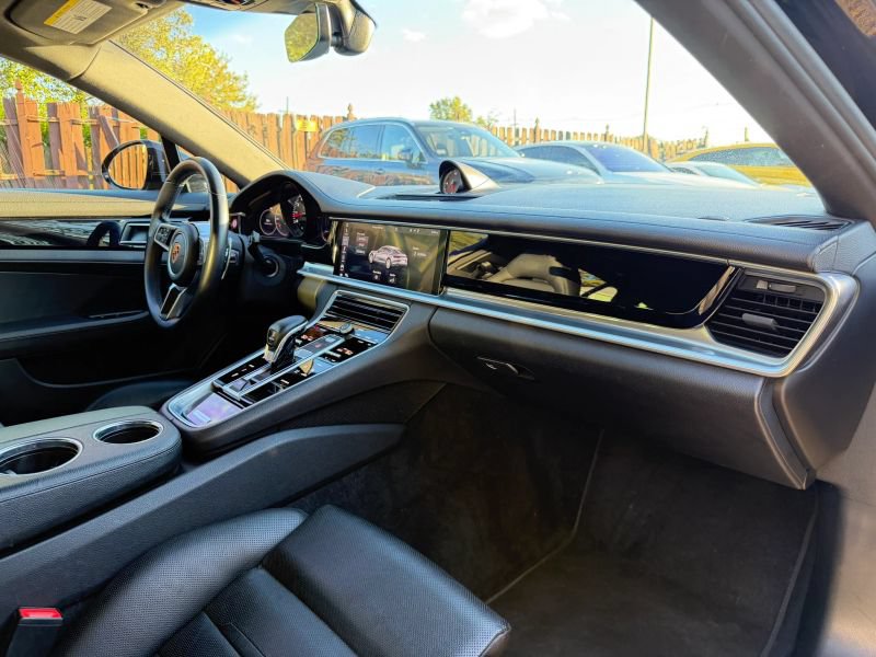 Used 2018 Porsche Panamera 4 AWD/4WD image 33