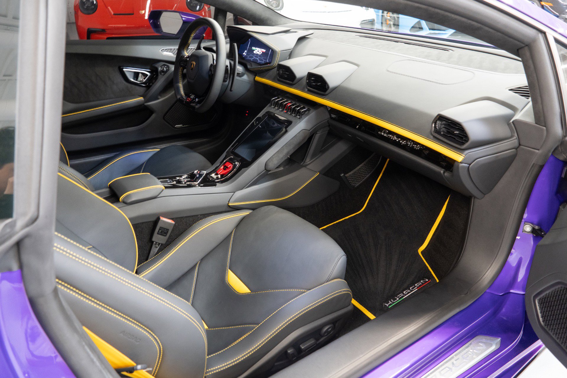 Used 2023 Lamborghini Huracan EVO image 21