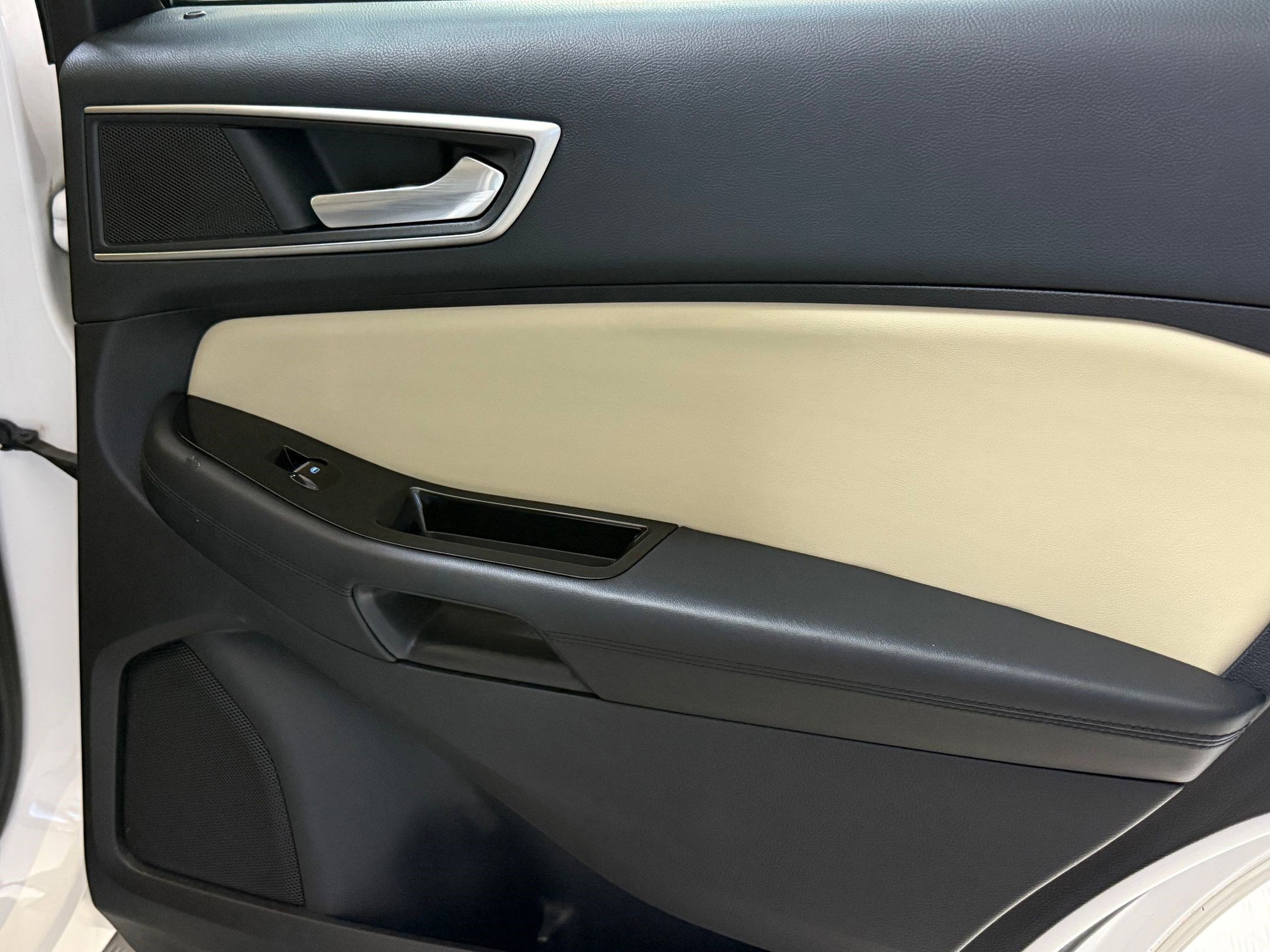 Used 2015 Ford Edge SEL w/ Equipment Group 201A image 38