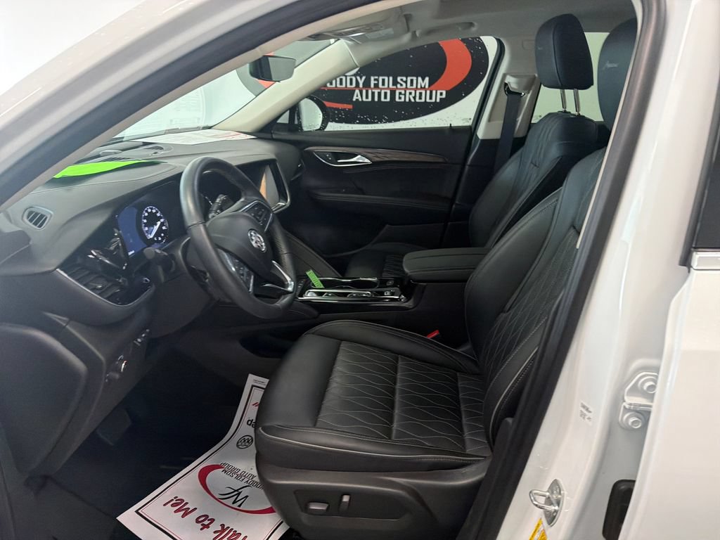 Used 2022 Buick Envision Avenir w/ Technology Package II FWD image 11