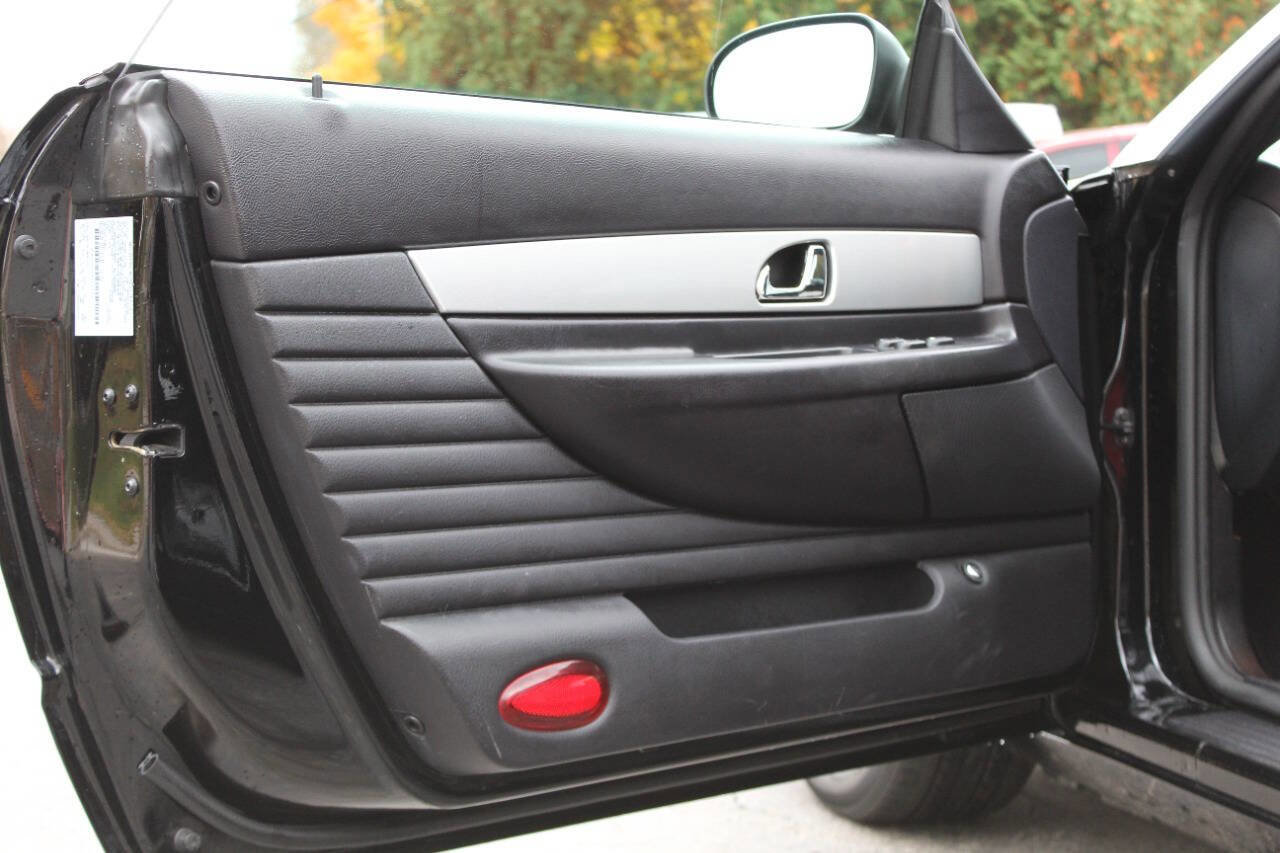 Used 2003 Ford Thunderbird image 30
