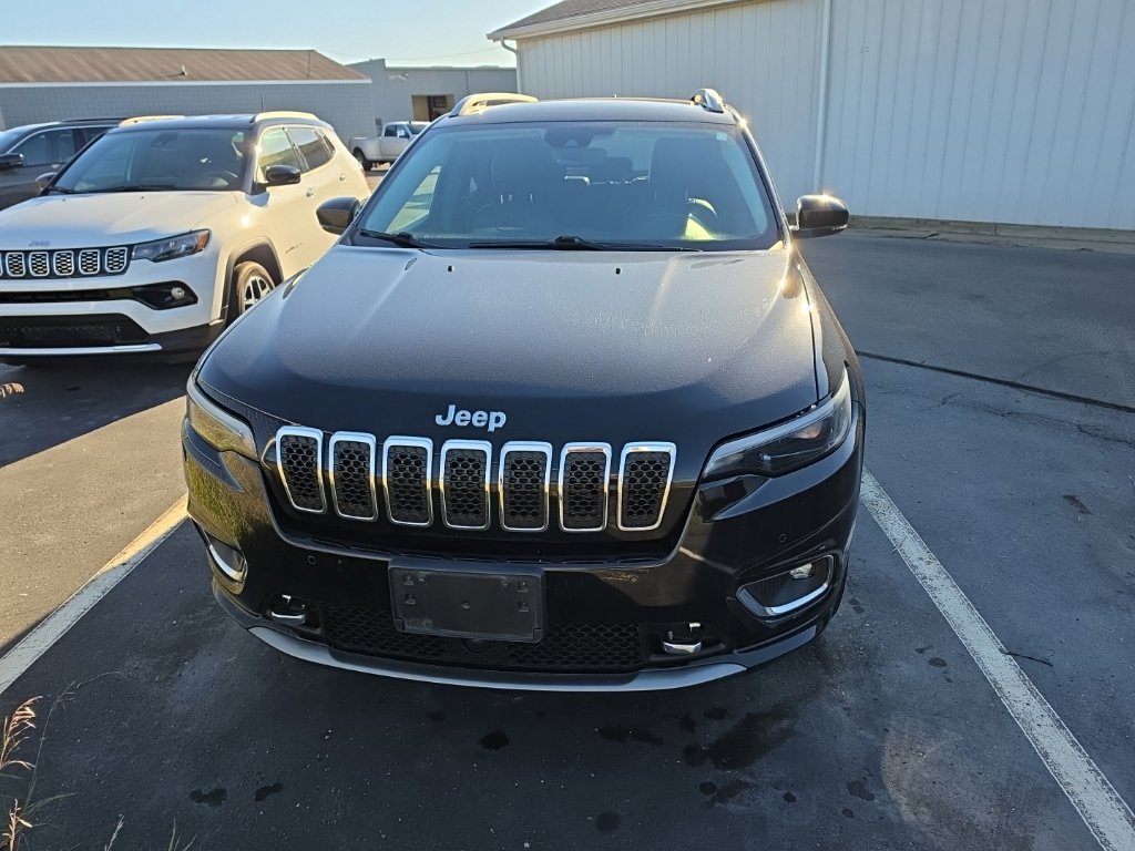 Used 2019 Jeep Cherokee Overland w/ Technology Group AWD/4WD image 2