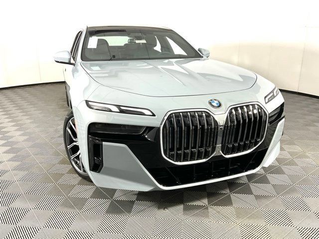 Used 2024 BMW 760i xDrive image 7