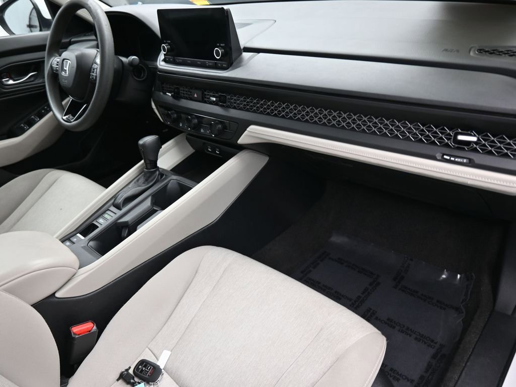 Used 2023 Honda Accord EX image 44