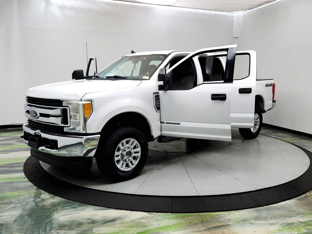 Used 2019 Ford F250 XLT w/ Snow Plow Prep Package AWD/4WD image 9