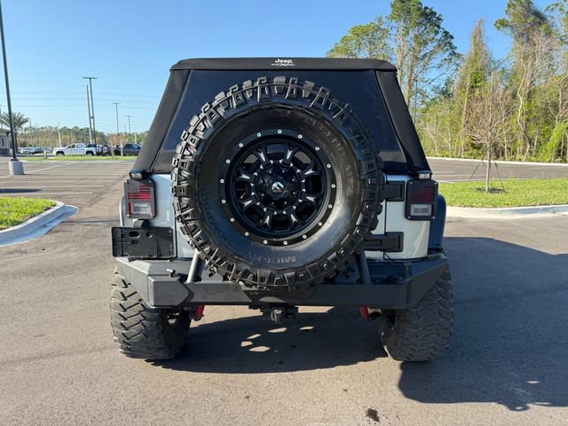 Used 2017 Jeep Wrangler Unlimited Rubicon w/ Connectivity Group image 10