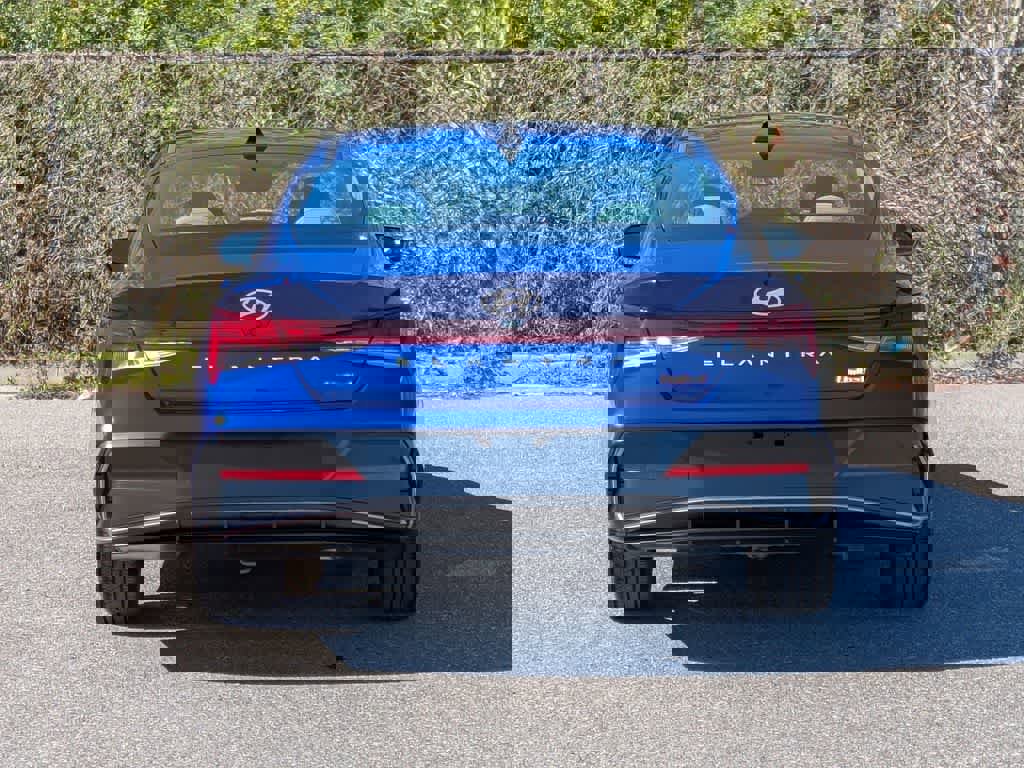 Used 2026 Hyundai Elantra Limited w/ Cargo Package image 4