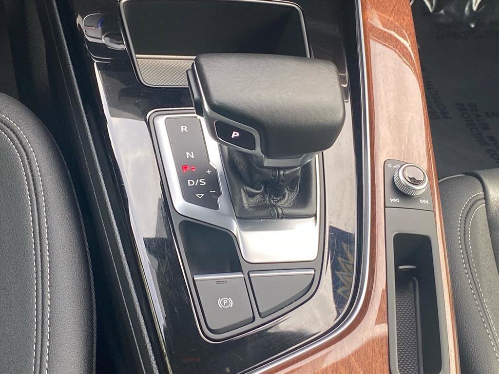 Used 2023 Audi A4 2.0T Premium w/ Convenience Package image 10