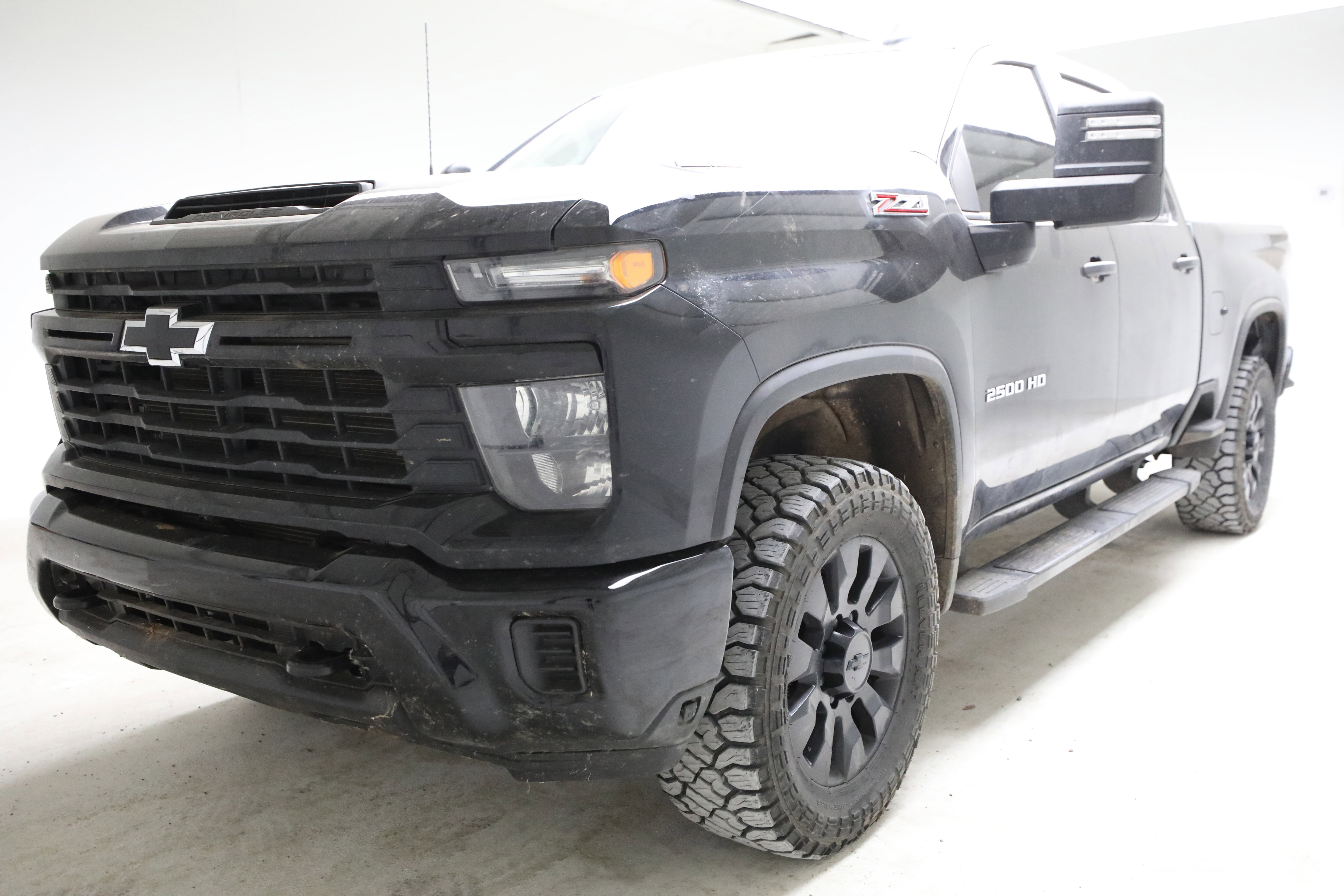 Used 2024 Chevrolet Silverado 2500 Custom w/ Custom Value Package AWD/4WD image 1