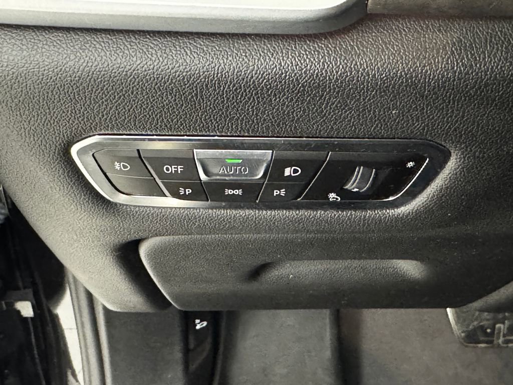 Used 2019 BMW X5 xDrive50i w/ M Sport Package image 27