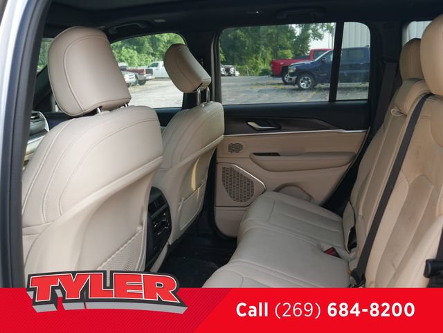 New 2026 Jeep Grand Cherokee Limited w/ Limited Altitude Package AWD/4WD image 37