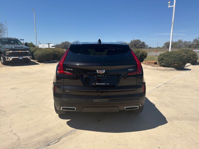 Used 2025 Cadillac XT4 Premium Luxury image 12