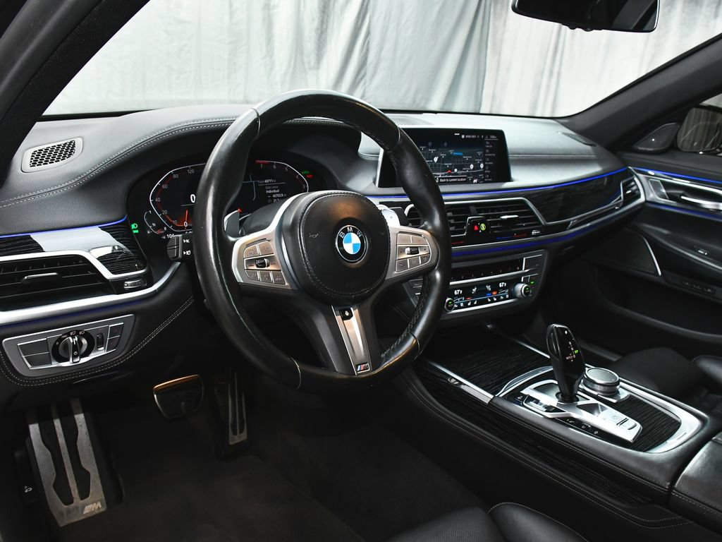 Used 2022 BMW 740i xDrive w/ M Sport Package AWD/4WD image 25
