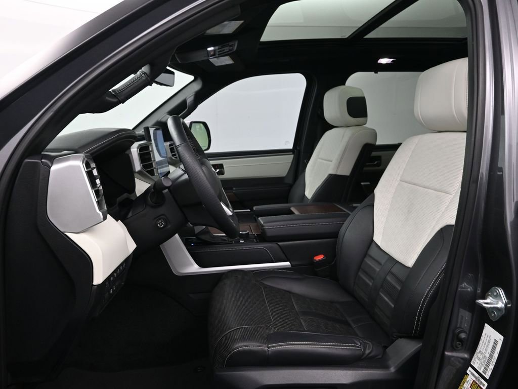 Used 2025 Toyota Sequoia Capstone image 5