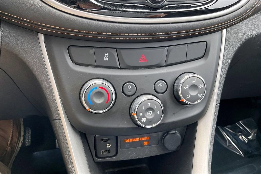 Used 2022 Chevrolet Trax LS w/ Tint and Cruise Package AWD/4WD image 30
