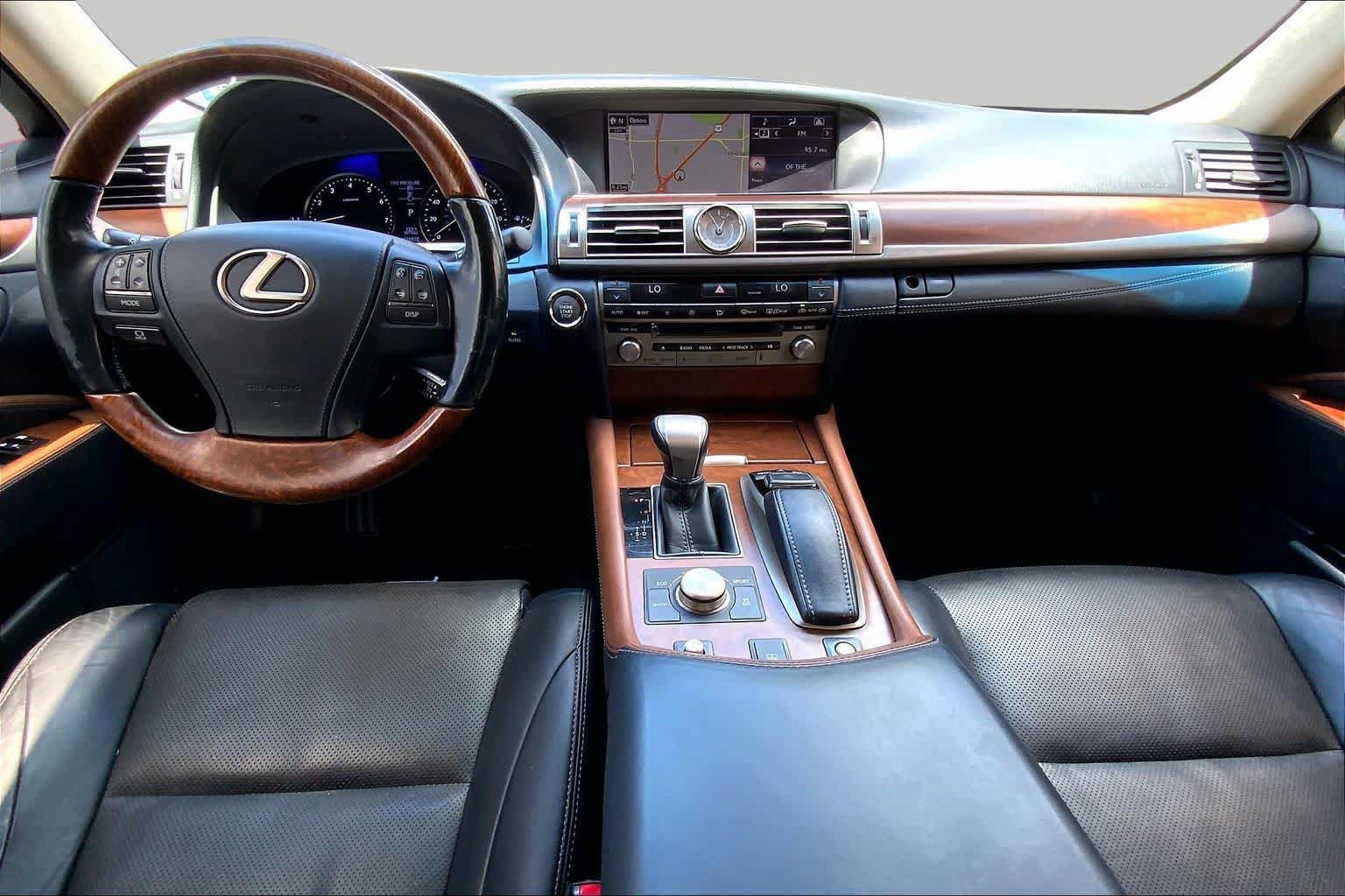 Used 2015 Lexus LS 460 w/ Comfort Package RWD image 16