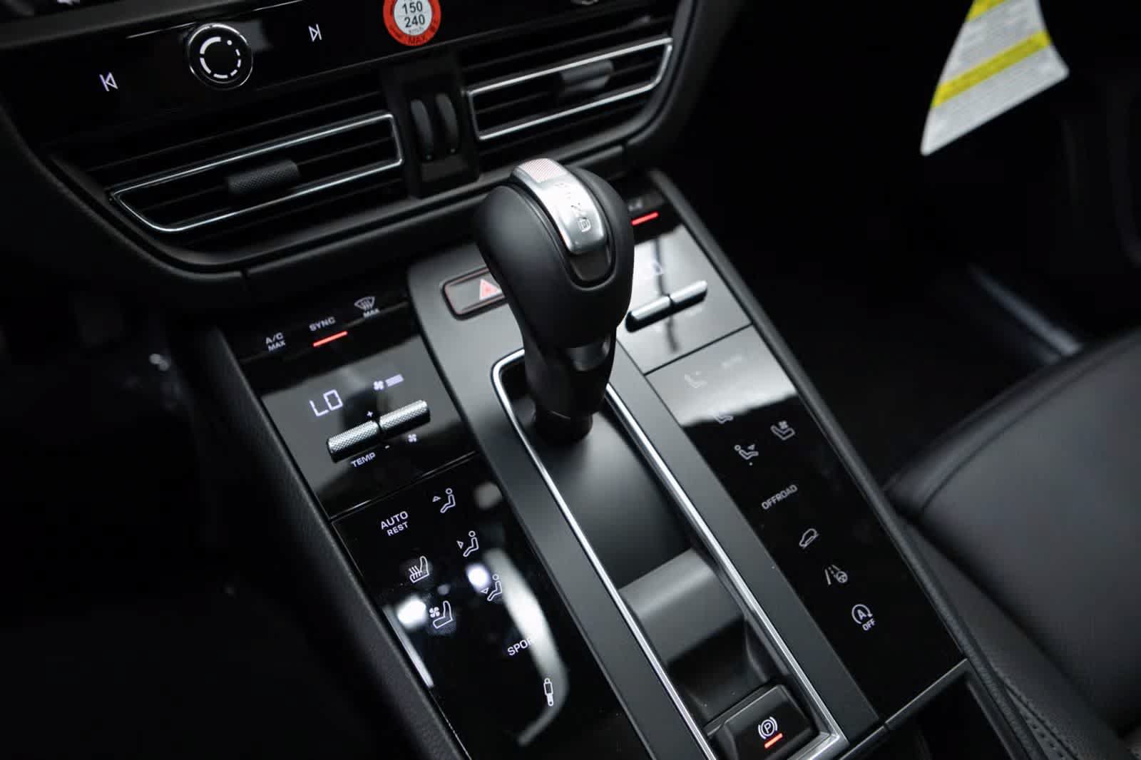 Certified 2026 Porsche Macan S AWD/4WD image 27