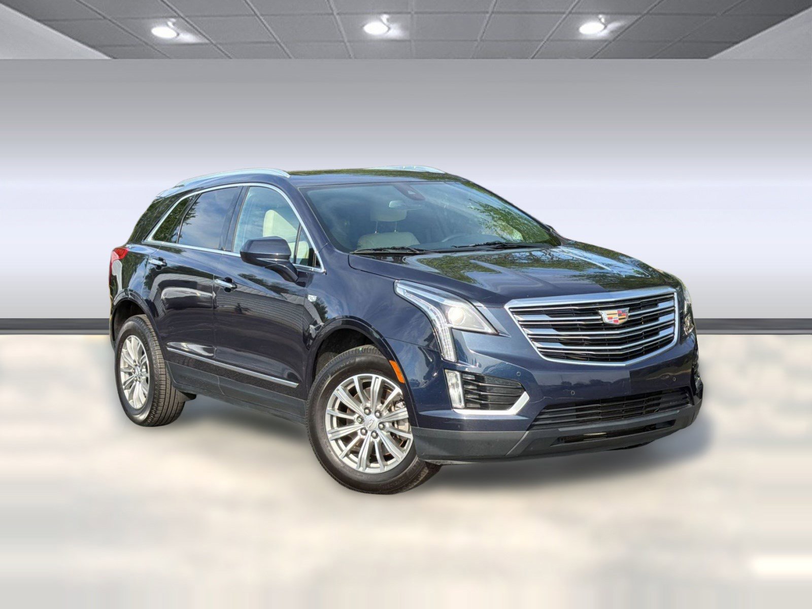 Used 2017 Cadillac XT5 Luxury w/ Driver Awareness Package FWD image 7