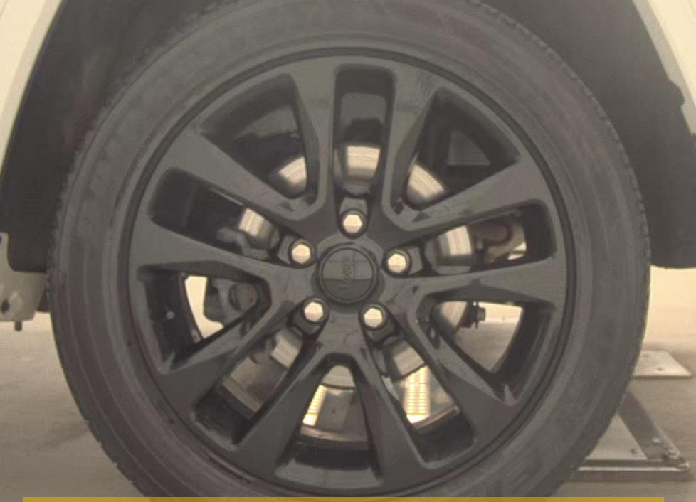 Used 2020 Jeep Grand Cherokee Altitude AWD/4WD image 21