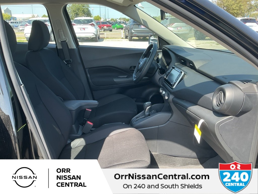 New 2025 Nissan Kicks Play S image 11