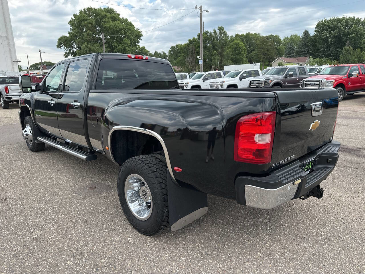 Used 2011 Chevrolet Silverado 3500 LTZ w/ LTZ Plus Package image 3