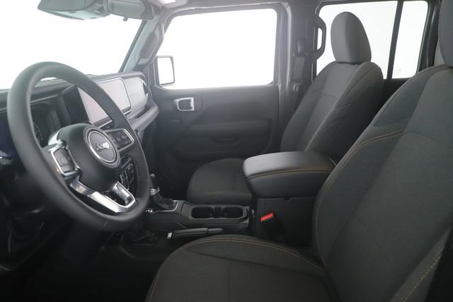 Used 2025 Jeep Wrangler Unlimited Sahara image 16