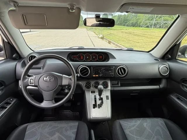 Used 2012 Scion xB FWD image 14