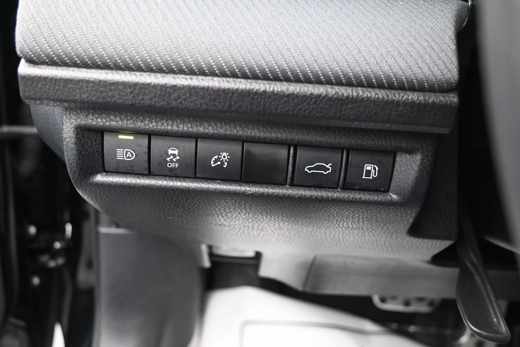 Used 2025 Toyota Camry SE image 28