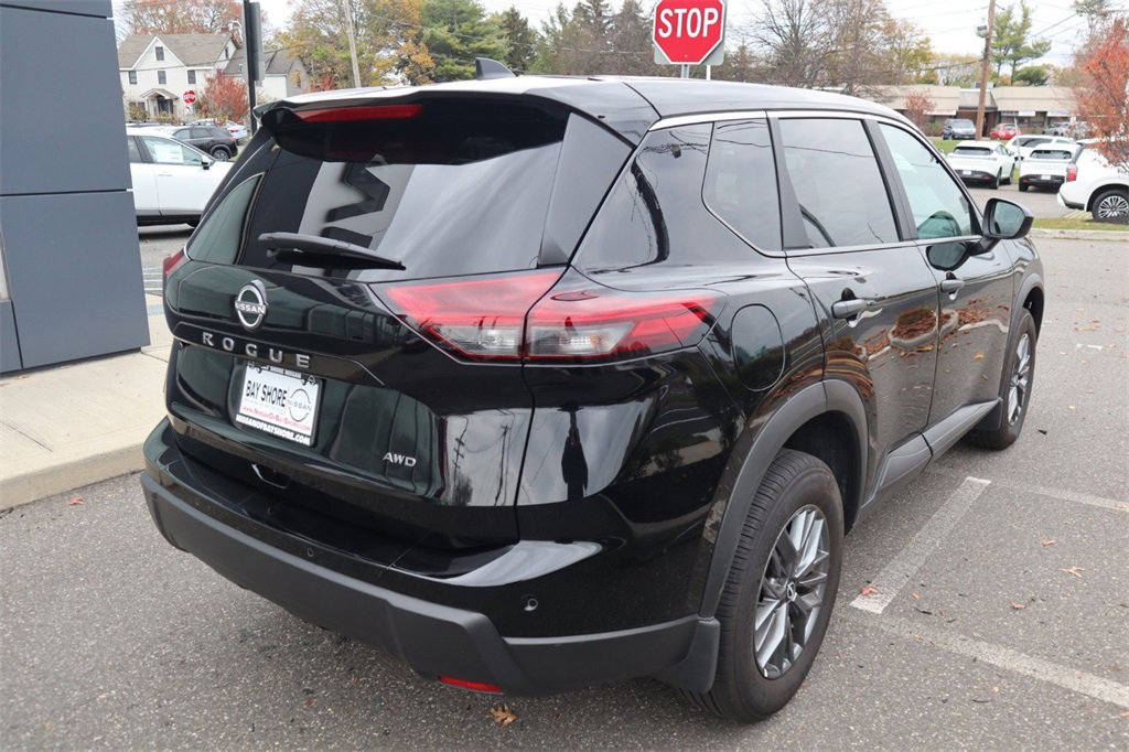 Certified 2025 Nissan Rogue S image 6
