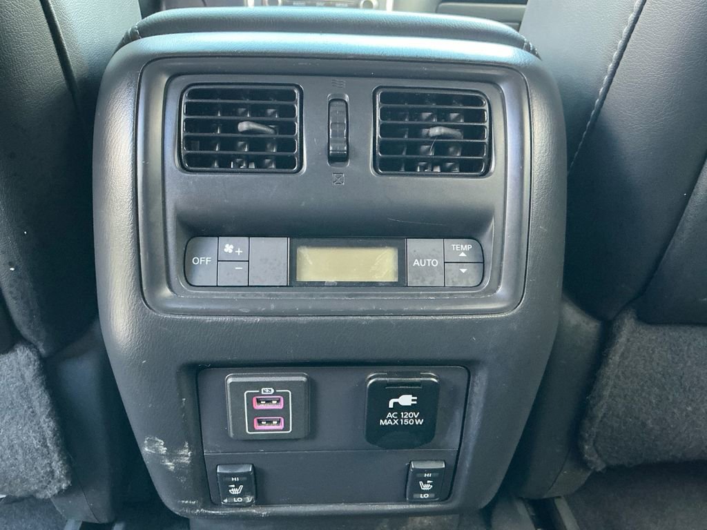 Used 2018 Nissan Pathfinder SL AWD/4WD image 31