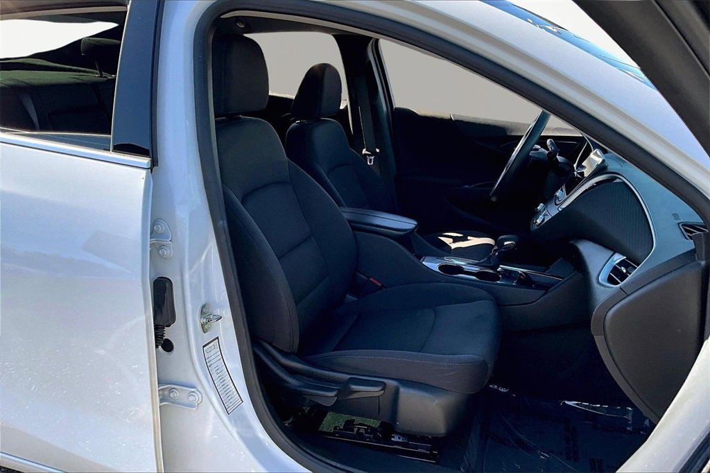 Used 2023 Chevrolet Malibu LT image 7