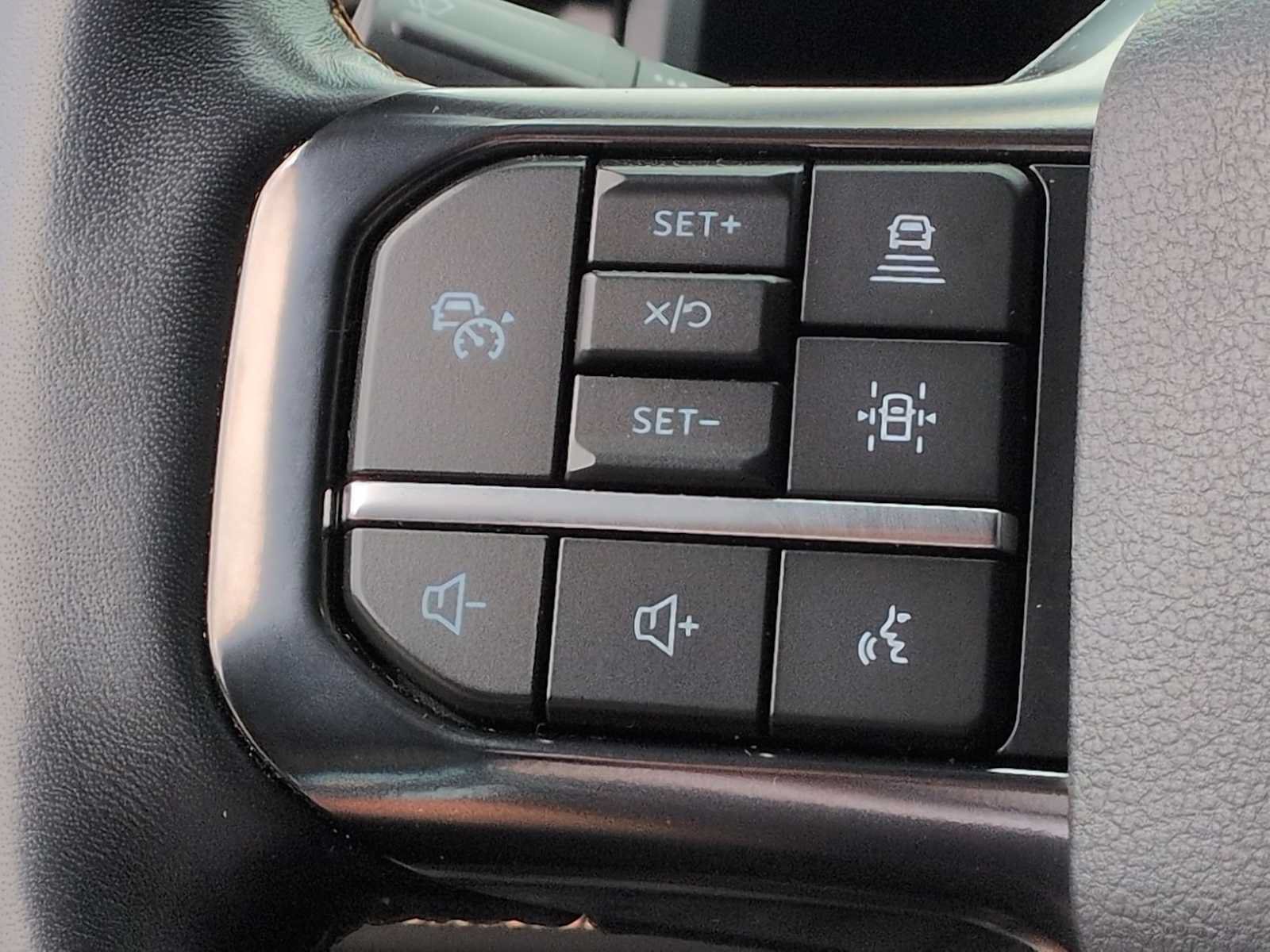 Used 2024 Ford Expedition Platinum AWD/4WD image 25
