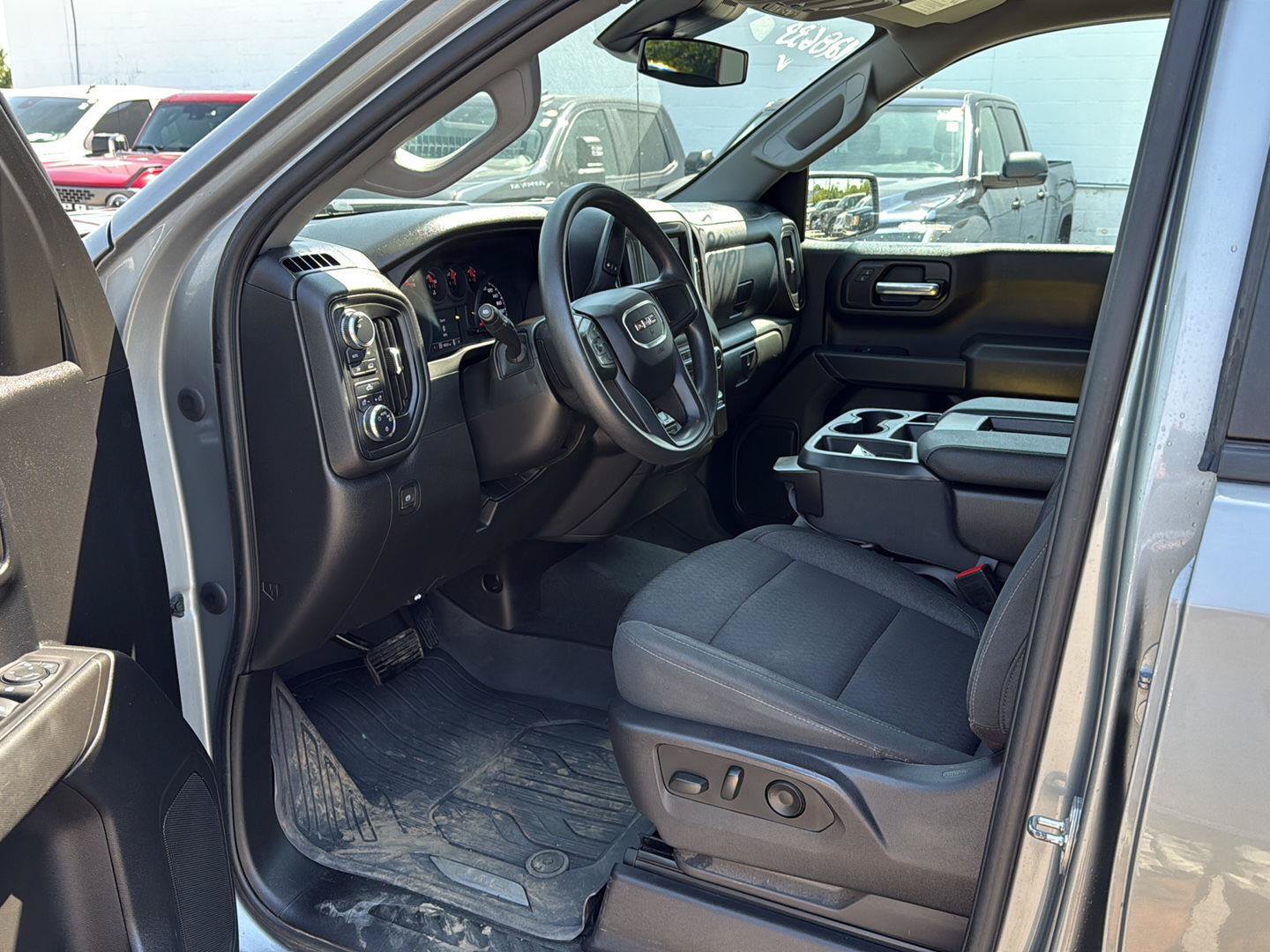 Used 2024 GMC Sierra 1500 Pro w/ Graphite Edition AWD/4WD image 7
