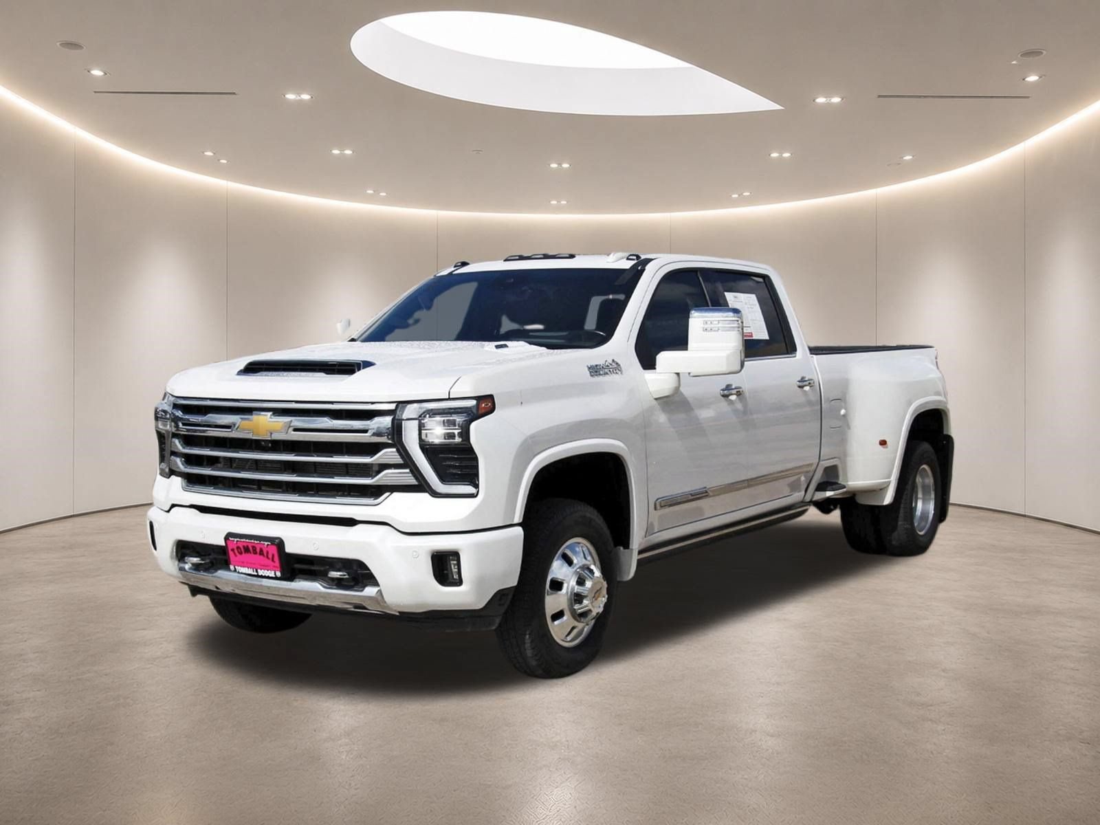 Used 2025 Chevrolet Silverado 3500 High Country w/ High Country Premium Package AWD/4WD image 3