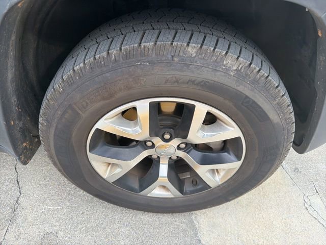 Used 2016 Jeep Cherokee Trailhawk w/ Cold Weather Group image 26