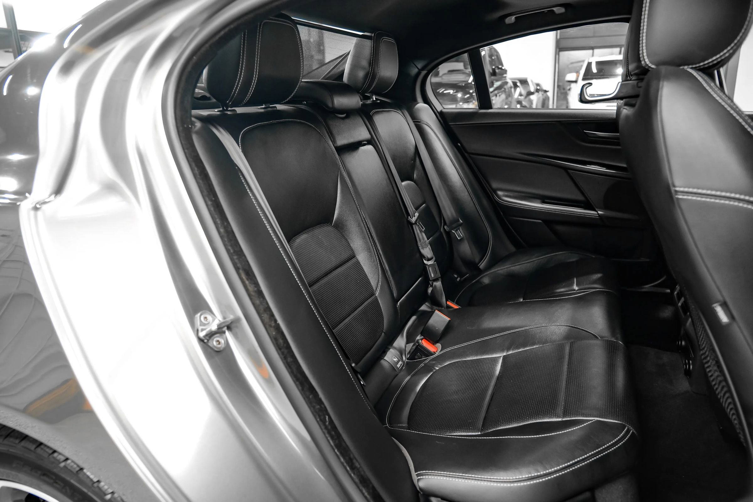 Used 2019 Jaguar XE R-Sport AWD/4WD image 42