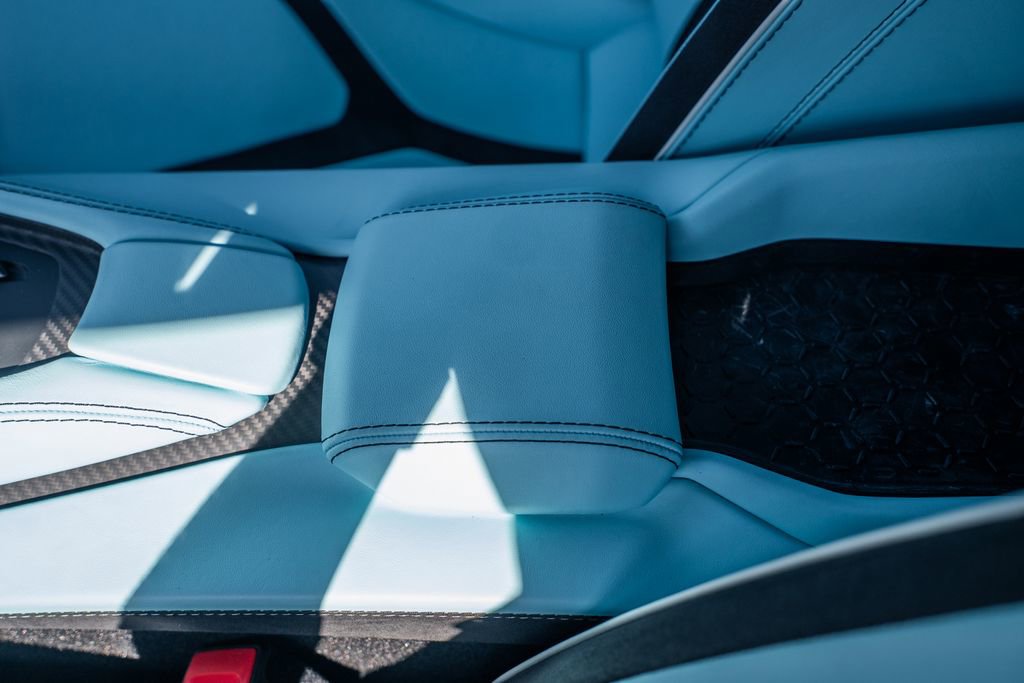 Used 2025 Lamborghini Revuelto image 32