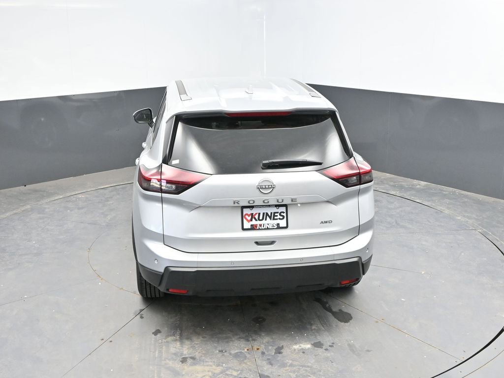 Used 2025 Nissan Rogue SV AWD/4WD image 26