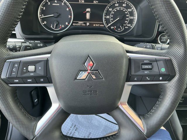 Used 2025 Mitsubishi Outlander SE AWD/4WD image 31
