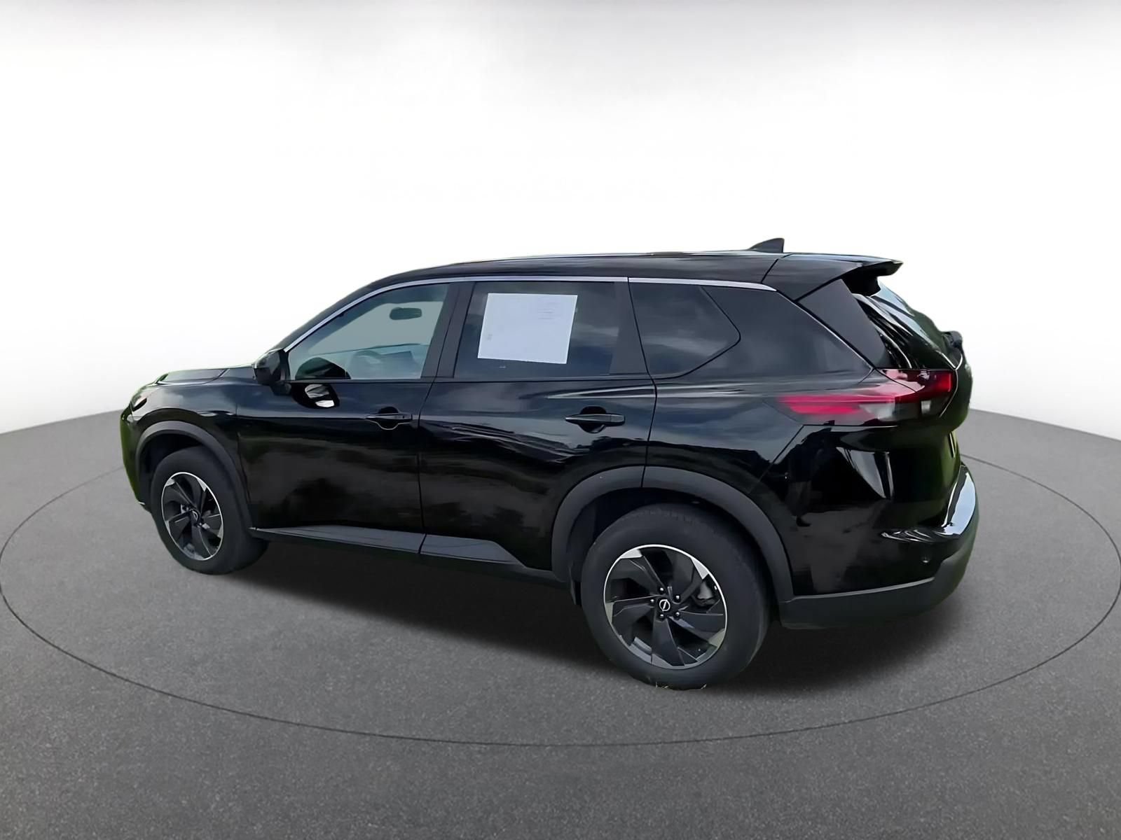 Used 2025 Nissan Rogue SV FWD image 9