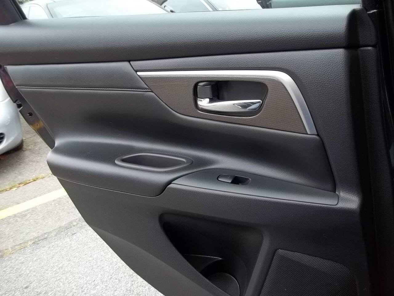 Used 2013 Nissan Altima 2.5 SL w/ Technology Pkg image 12