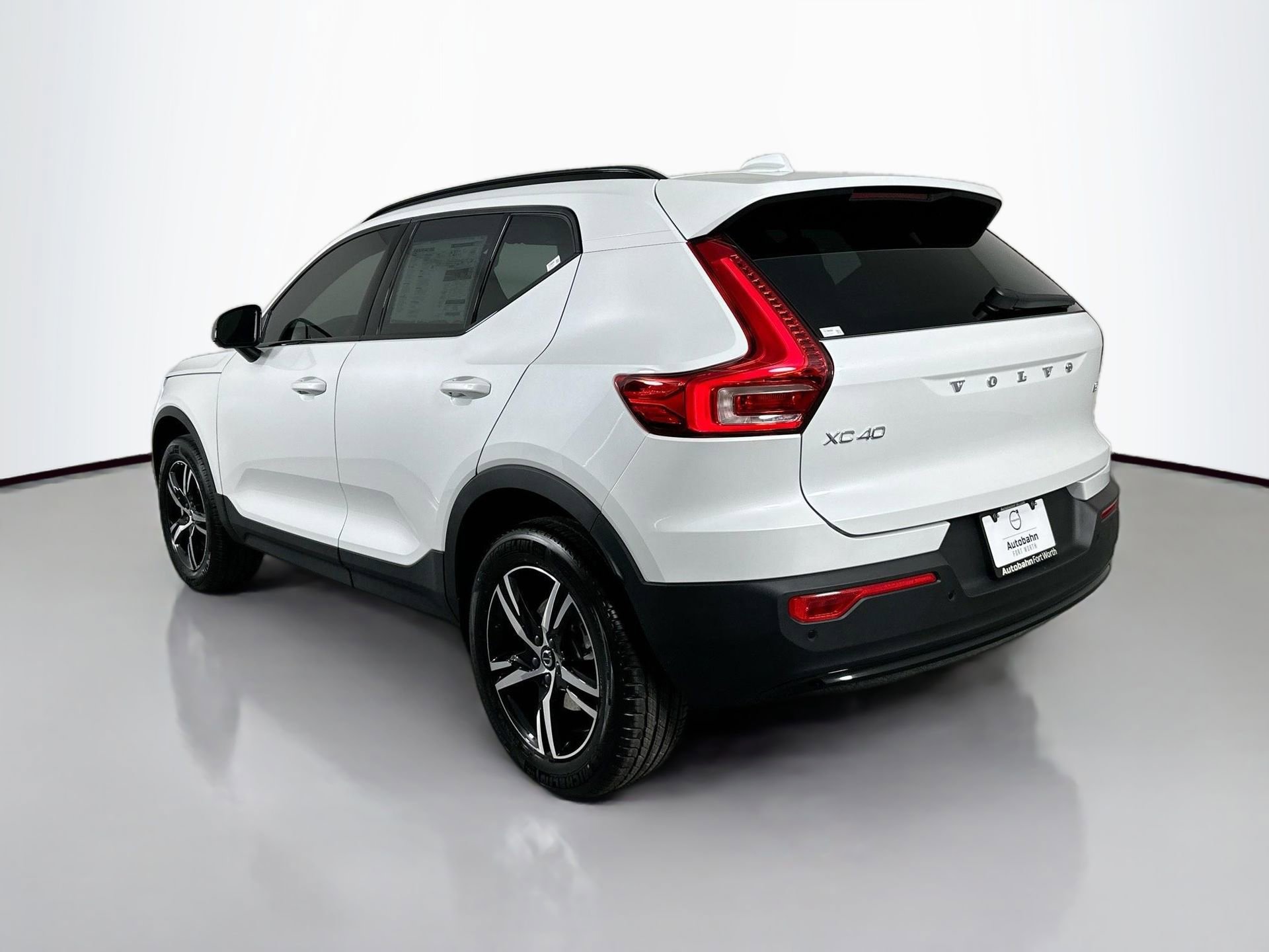 New 2026 Volvo XC40 B4 Core image 7