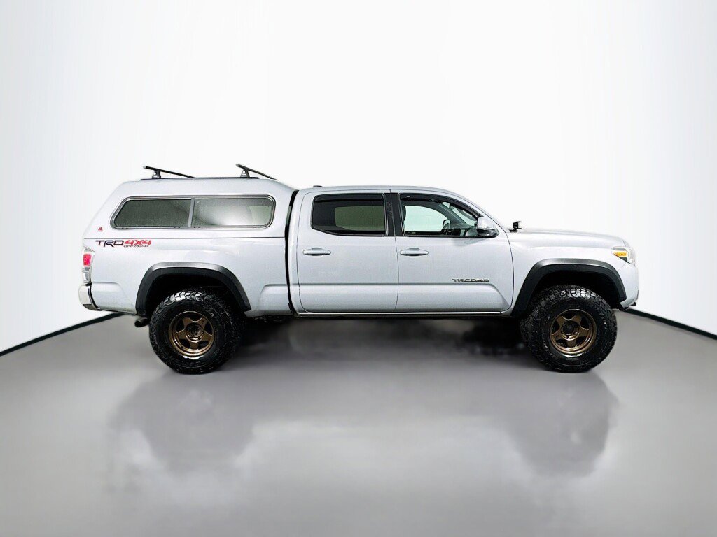Used 2021 Toyota Tacoma TRD Off-Road image 6
