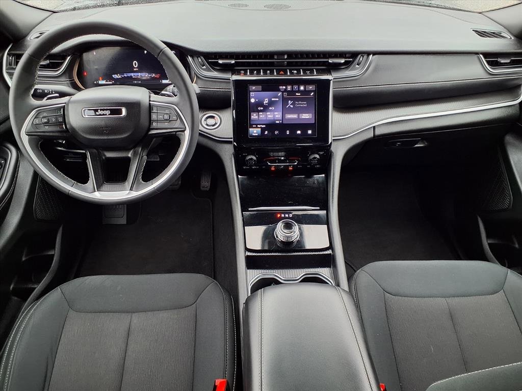 Used 2024 Jeep Grand Cherokee Laredo image 21